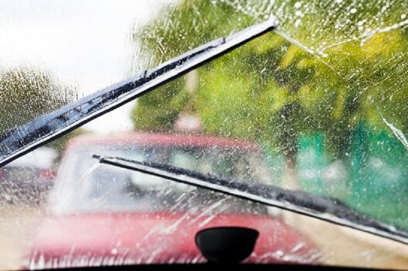 انتباه مبتدئين السيارات! كيفية استخدام شفرات مساحات الزجاج الأمامي للسيارة